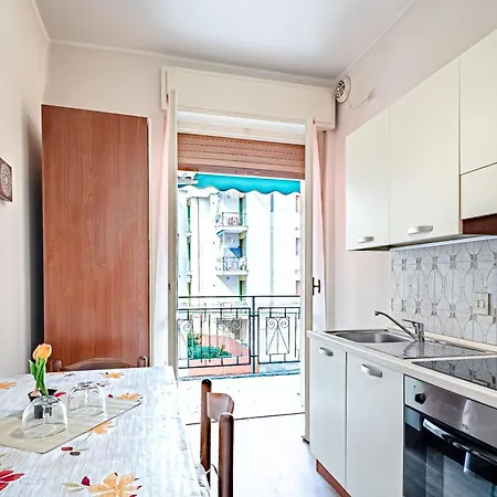 150 Mt From The Sea - Air Conditioning And Balcony Apartman *