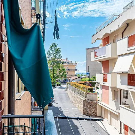 Apartman 150 Mt From The Sea - Air Conditioning And Balcony