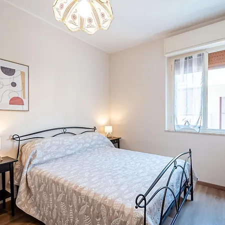 150 Mt From The Sea - Air Conditioning And Balcony Loano